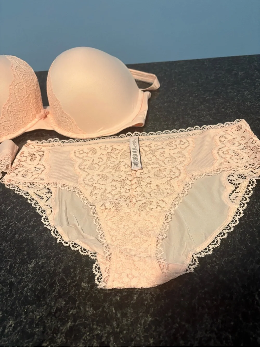 Victoria's Secret Peach/Pink Lace Bikini Panty & Bra Set